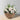 Composition florale artificielle Camila dans un panier suspendu